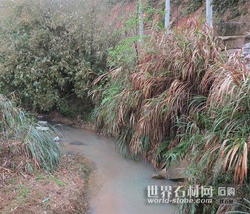 牛奶河.